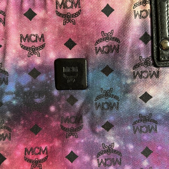 MCM galaxy reversible large size tote - Picture 11 of 12